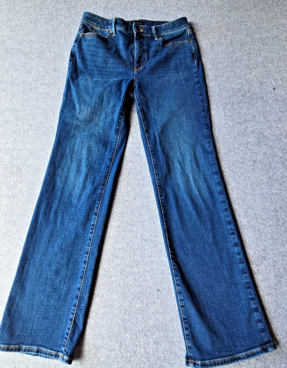 Talbots Women's Barely Boot Jeans Medium Wash Stretch Denim Size 4 (29x31)